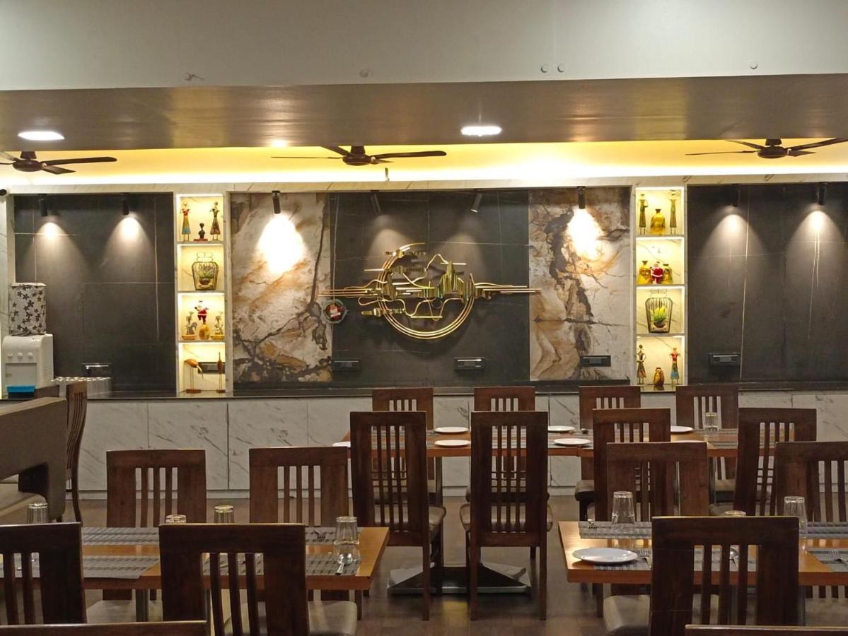 Hotel Sai Miracle Shirdi Ngoại thất bức ảnh