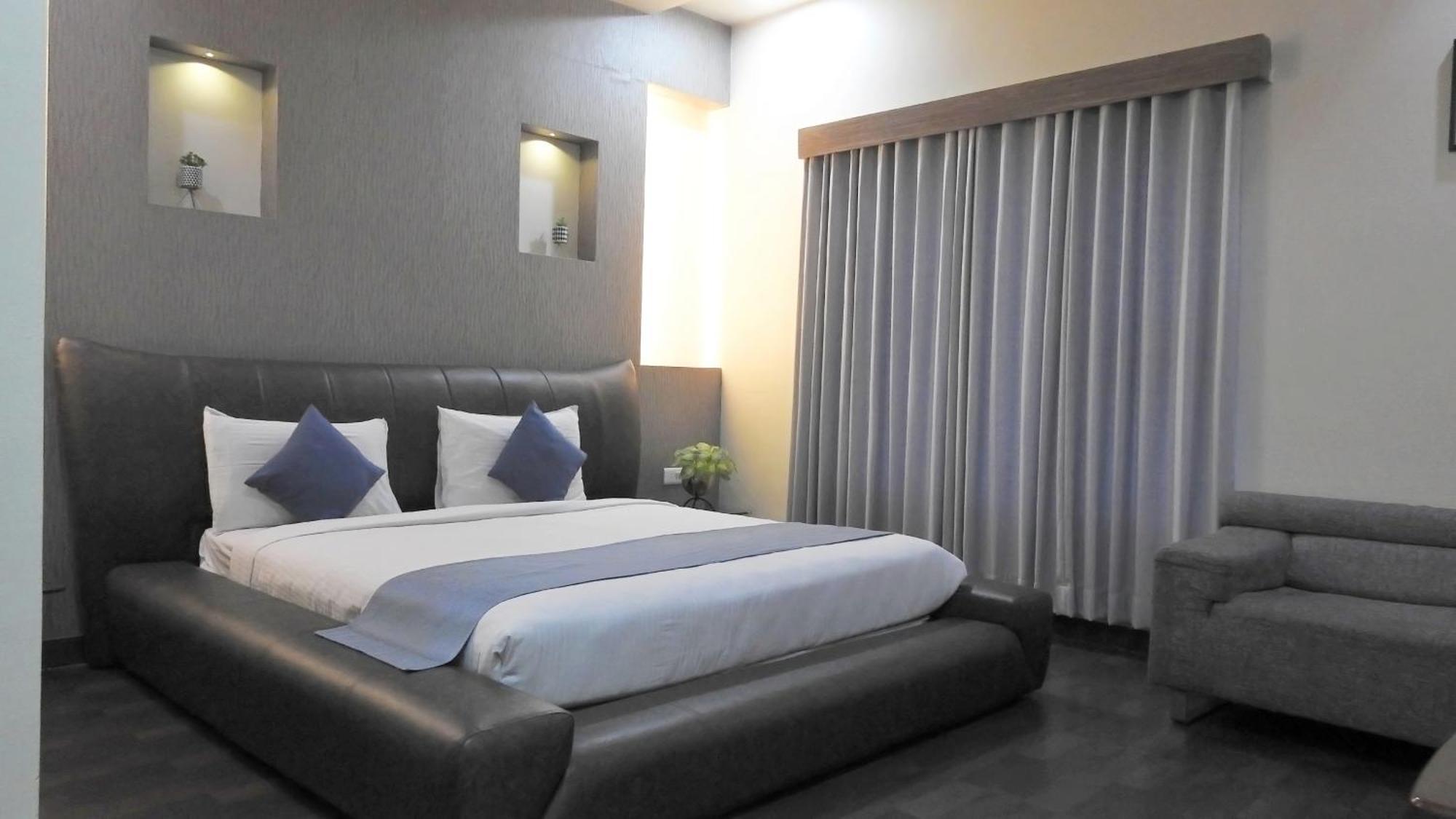 Hotel Sai Miracle Shirdi Ngoại thất bức ảnh