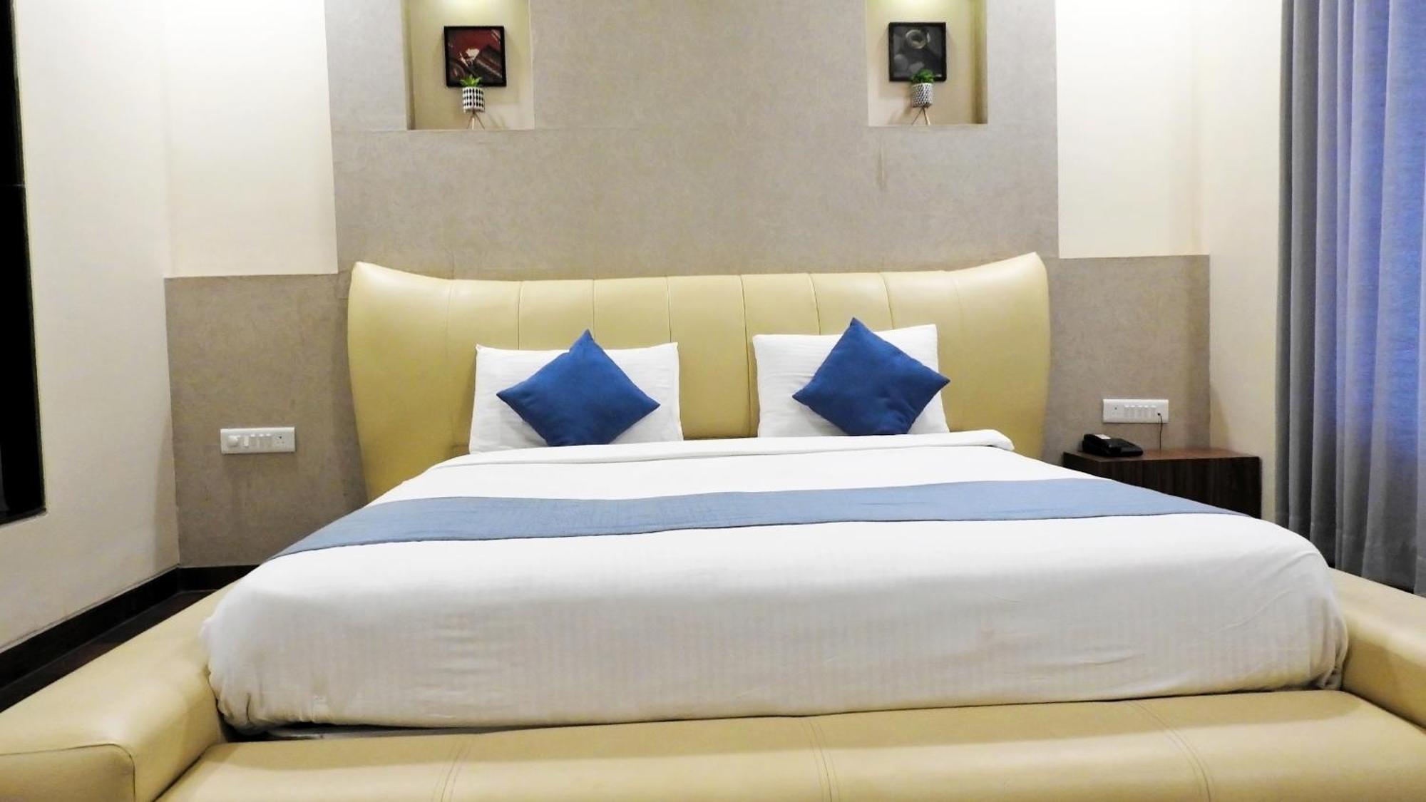 Hotel Sai Miracle Shirdi Ngoại thất bức ảnh