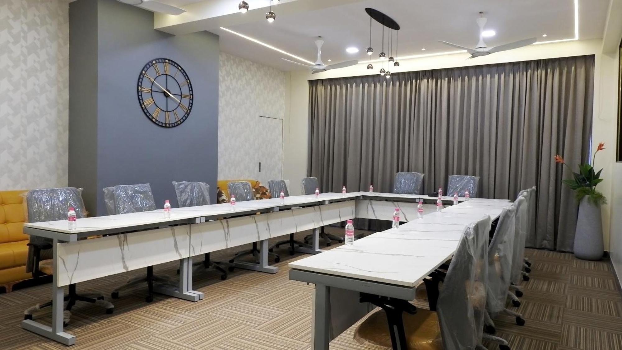 Hotel Sai Miracle Shirdi Ngoại thất bức ảnh