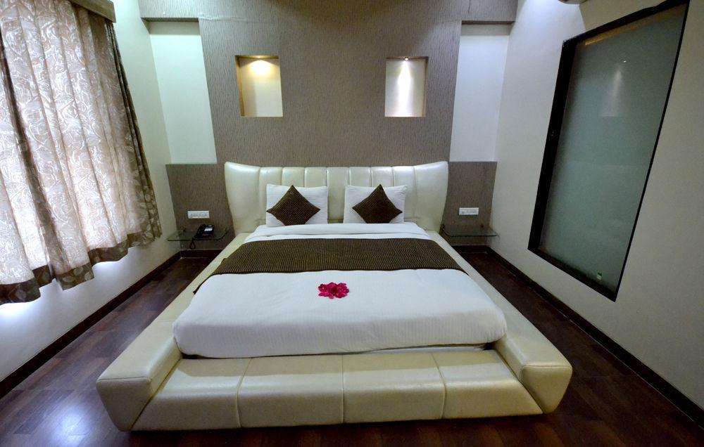 Hotel Sai Miracle Shirdi Ngoại thất bức ảnh